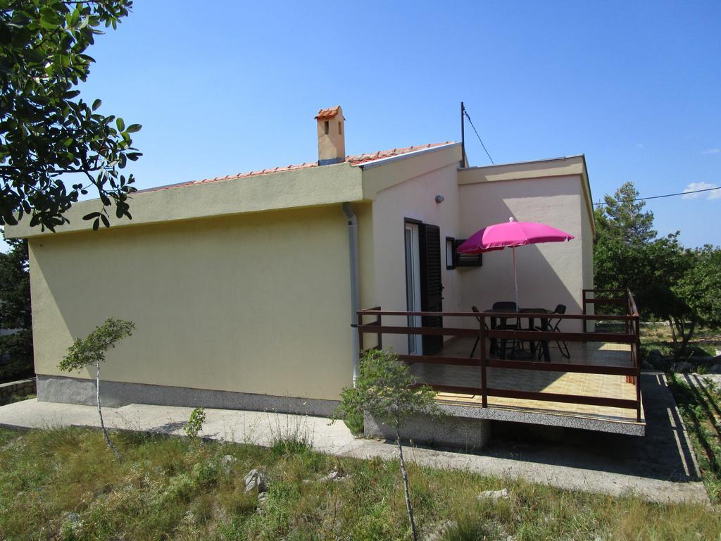 Beachfront House Nada - Happy Rentals Karlobag Habitación foto
