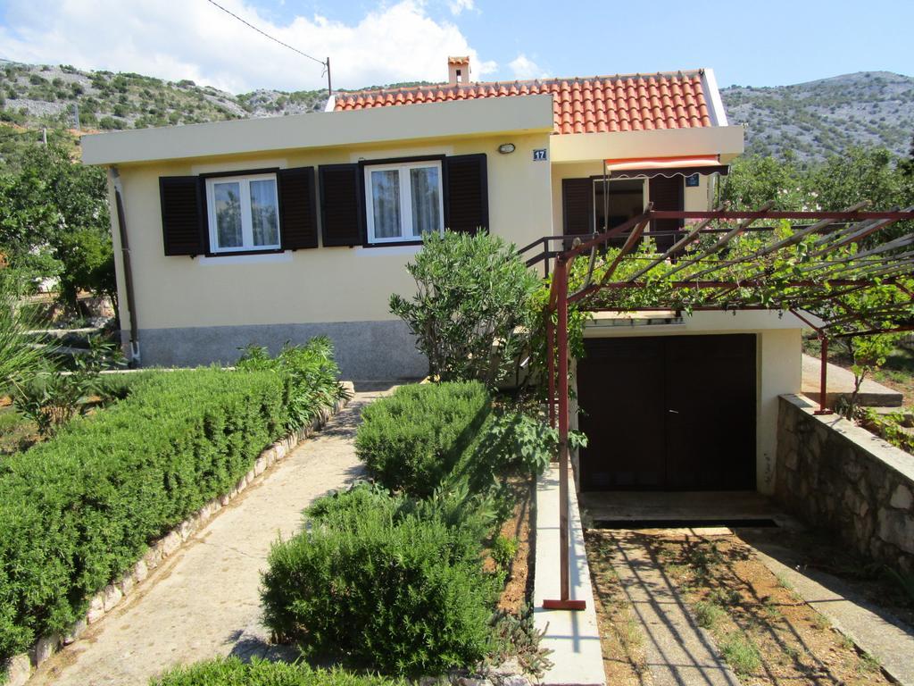 Beachfront House Nada - Happy Rentals Karlobag Habitación foto